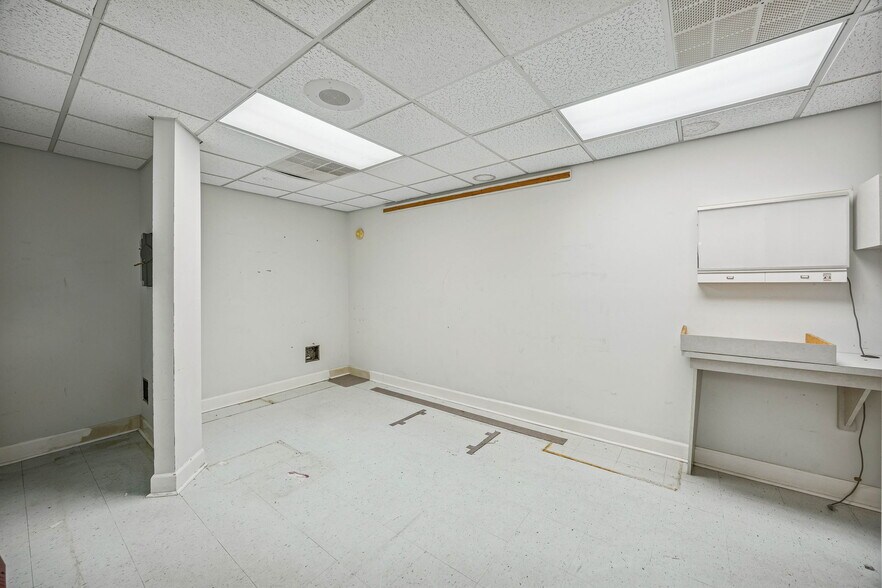 More Photos Of 1888 14th St S, Fernandina Beach Office For Sale