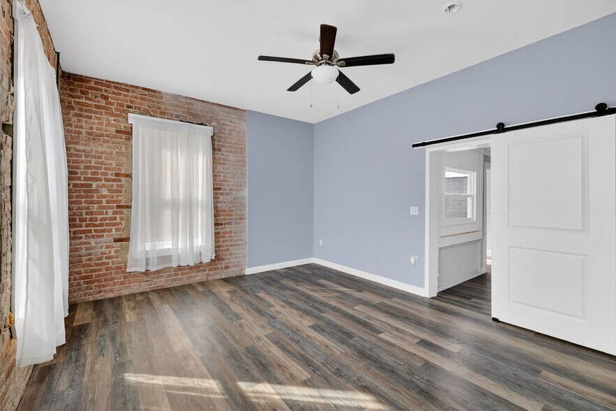 More Photos Of 103 S 2nd St, Leesburg Office For Lease