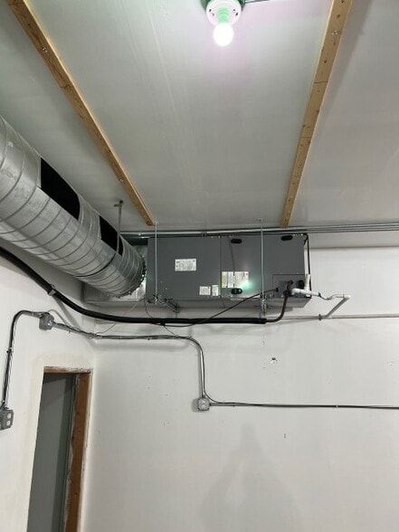 More Photos Of 1010 34th St, Bakersfield Warehouse For Sale