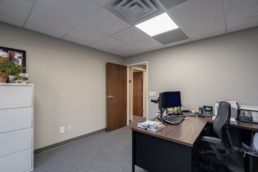 More Photos Of 195 King Ave, Athens Medical For Lease