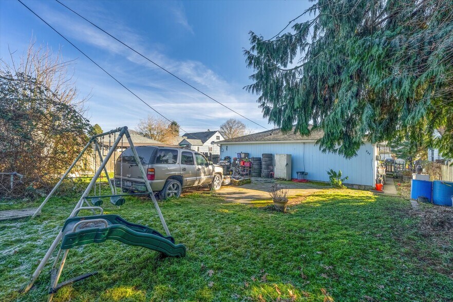 More Photos Of 227 24th Ave, Longview Apartments For Sale