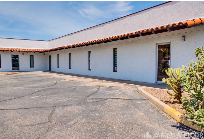 More Photos Of 3795 N Oracle Rd, Tucson Office For Sale