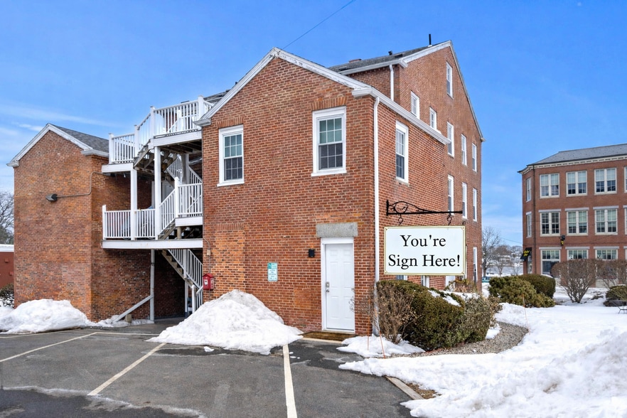 More Photos Of 30-32 Water St #3, Newburyport Office For Sale