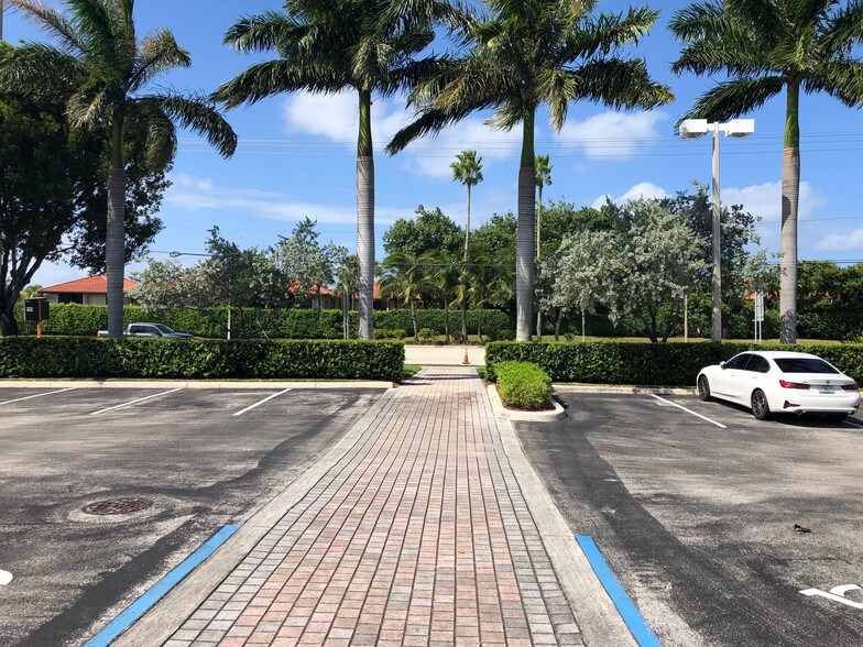 More Photos Of 222 Yamato Rd, Boca Raton Land For Lease