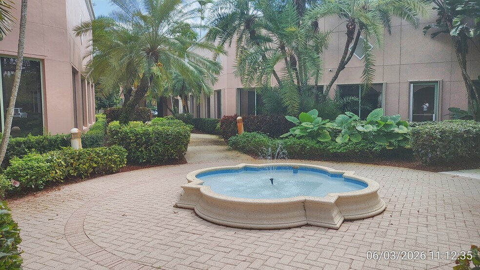 More Photos Of 1555 N Park Dr, Weston Office For Lease