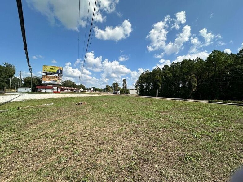 More Photos Of 106 Avenue of Patriots St, Starkville Restaurant For Sale