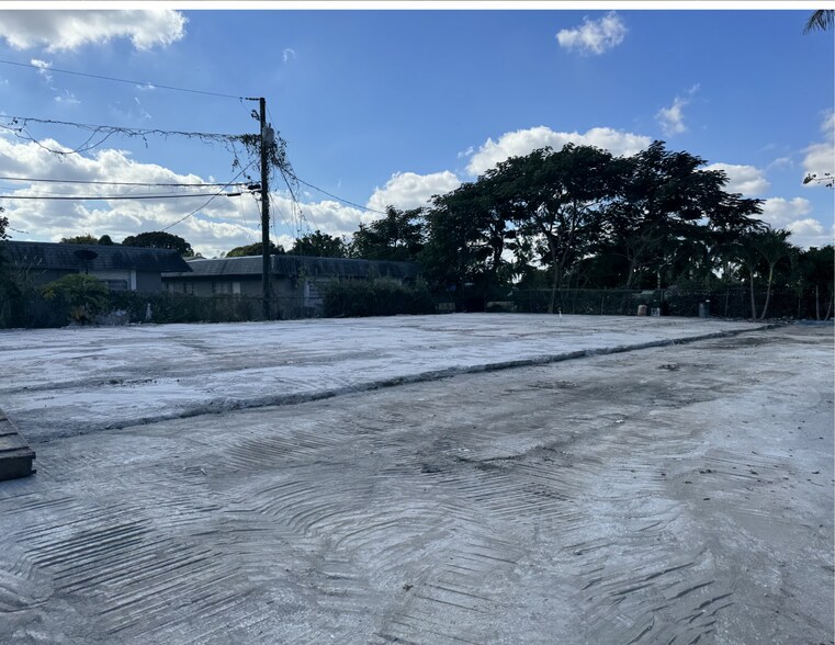 More Photos Of 941 W Palm Dr, Homestead Land For Lease