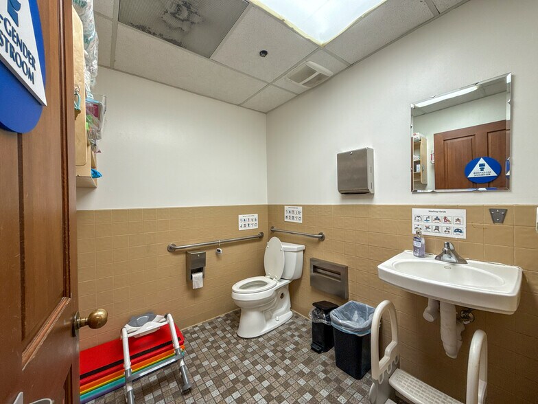 More Photos Of 101 Wikiup Dr, Santa Rosa Office For Sale