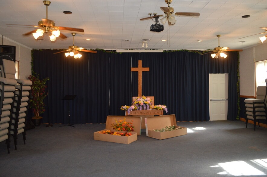 More Photos Of 857 Goshen Hill Rd, Lebanon Flex For Sale