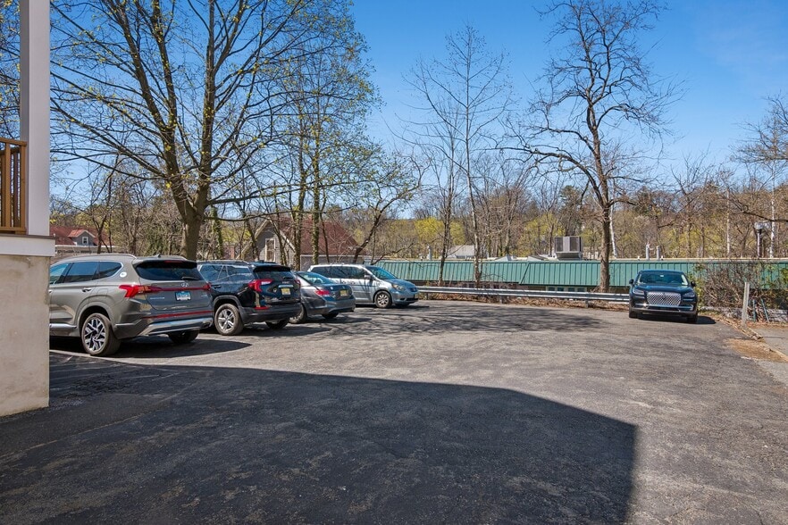 More Photos Of 499 Valley St, Maplewood Office Residential For Sale
