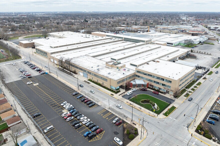 More Photos Of 3250 S Central Ave, Cicero Warehouse For Lease