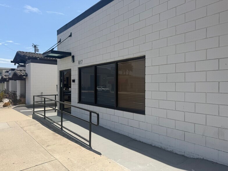 More Photos Of 817 S 1st Ave, Arcadia Storefront For Lease