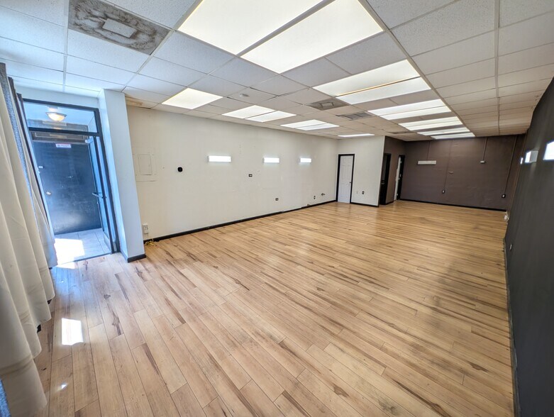 More Photos Of 593 Kamehameha Hwy, Pearl City Storefront Retail Office For Lease