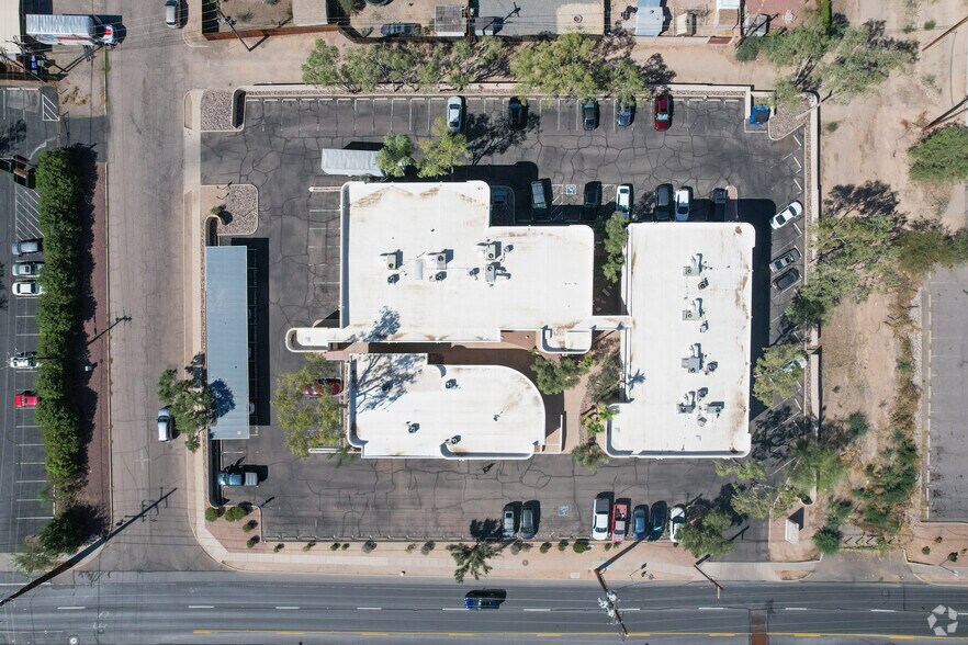 More Photos Of 3131 N Country Club Rd, Tucson Office For Lease