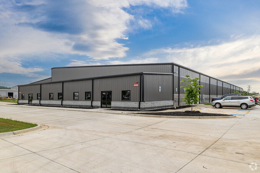 Primary Photo Of 659 E Randall Wobbe Ln, Springdale Distribution For Lease