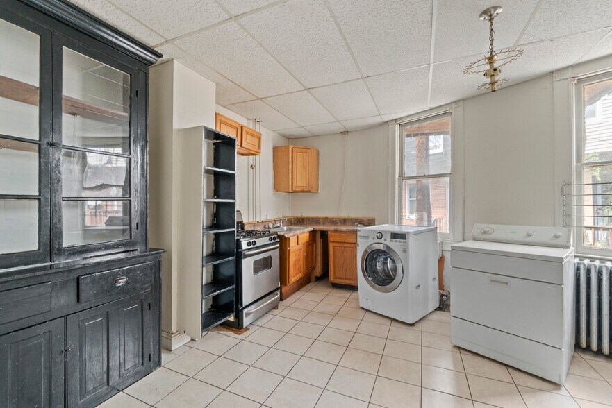 More Photos Of 200 W Lorraine Ave, Baltimore Storefront Retail Residential For Sale