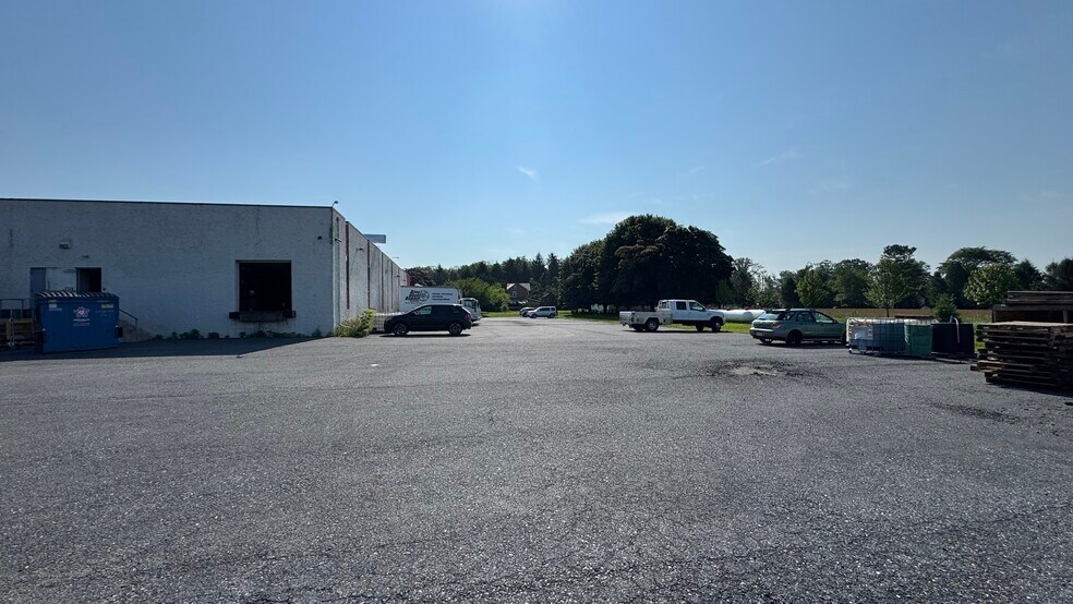 More Photos Of 231 Moorestown Dr, Bath Manufacturing For Sale