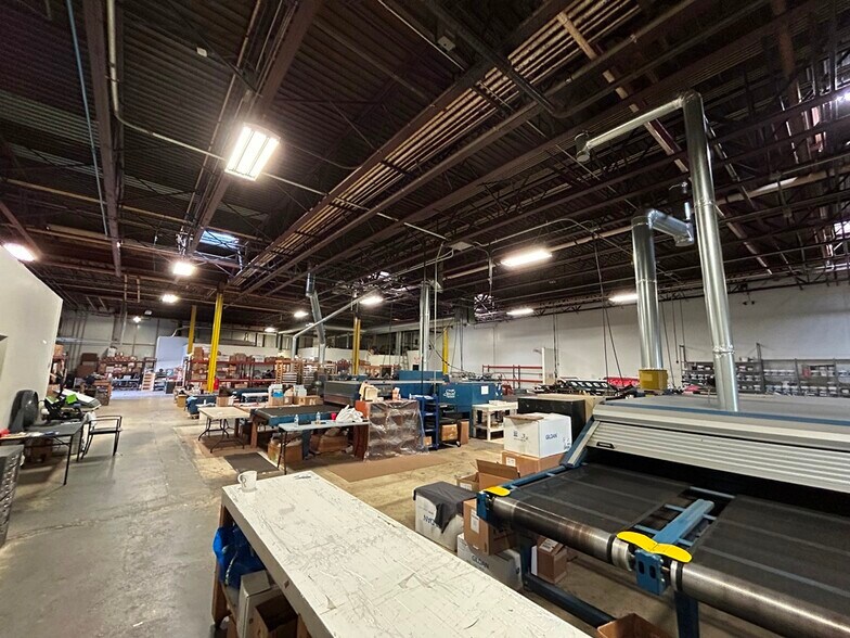 More Photos Of 1401 S Circle Ave, Forest Park Warehouse For Sale