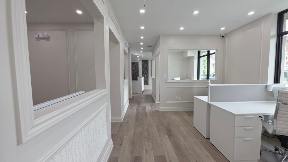 More Photos Of 431 Dougall Av, Caledon Office Residential For Sale