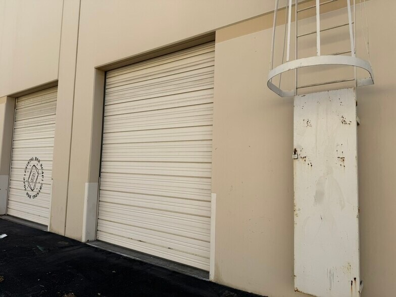 More Photos Of 15823 W Monte St, Sylmar Warehouse For Sale