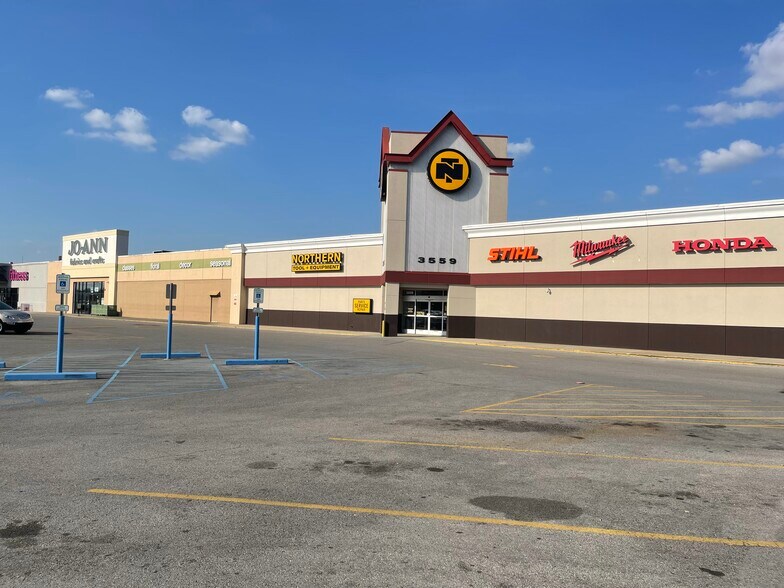 More Photos Of 3501-3561 Ambassador Caffery Pky, Lafayette Unknown For Lease