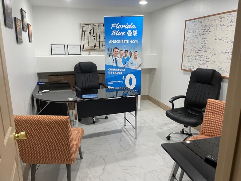 More Photos Of 8810 Commodity Cir, Orlando Showroom For Lease