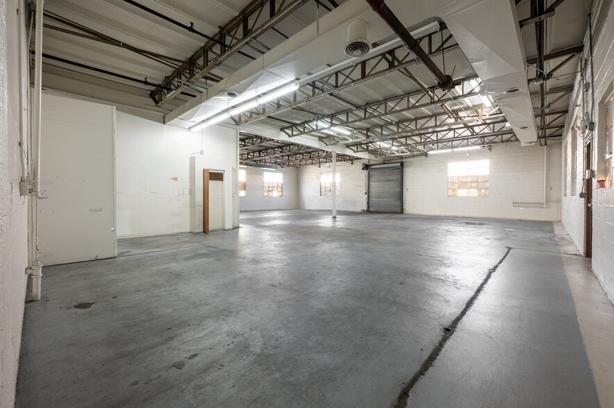 More Photos Of 36 Sylvester St, Westbury Manufacturing For Lease