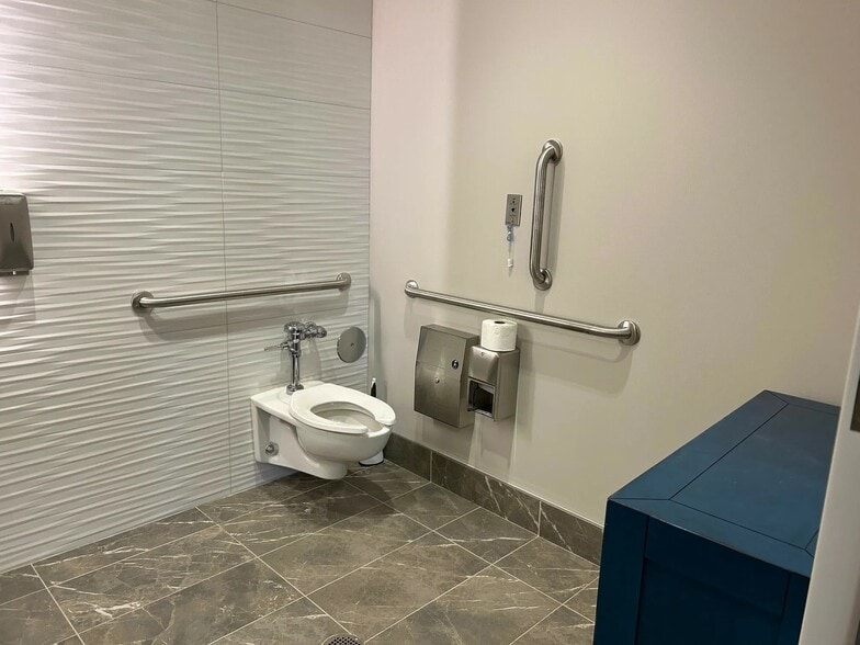 More Photos Of 8516 S Portland Ave, Oklahoma City Medical For Lease