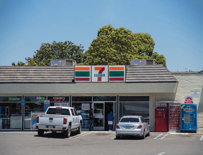 More Photos Of 1104 S Blosser Rd, Santa Maria Freestanding For Sale