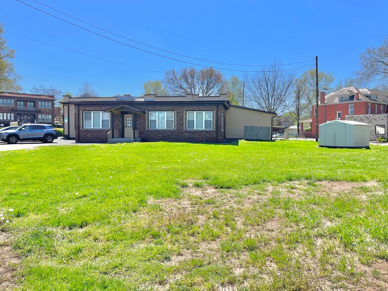 More Photos Of 350 5th Ave, Huntington Medical For Sale