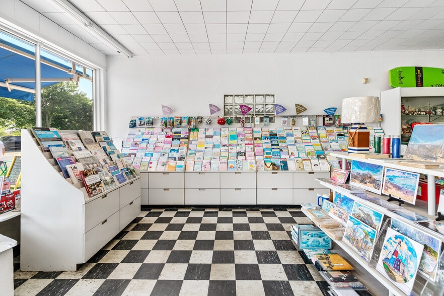 More Photos Of 809 Montauk Hwy, Montauk Auto Repair For Sale