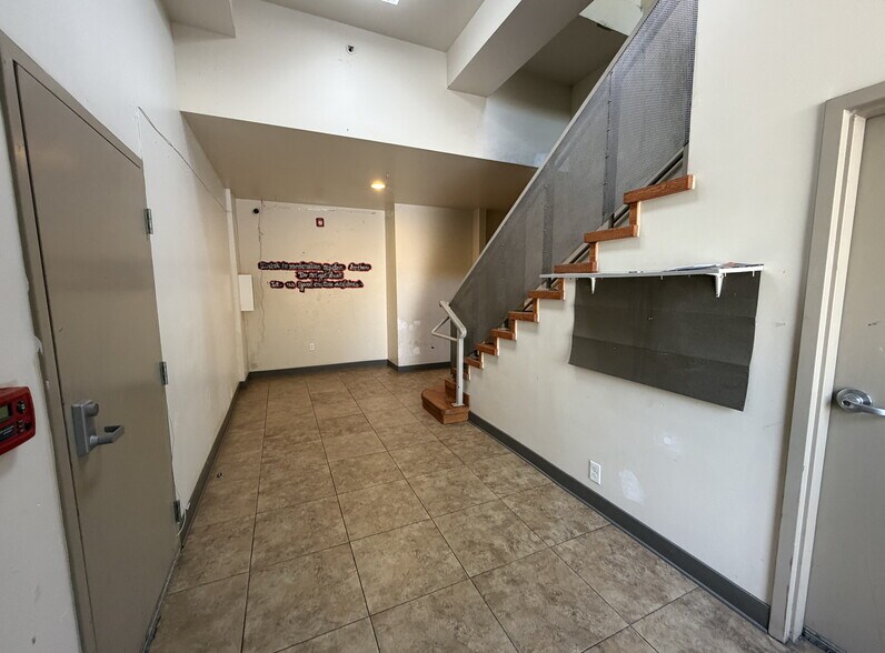 More Photos Of 168 S 11th St, San Jose Sorority Fraternity House For Sale