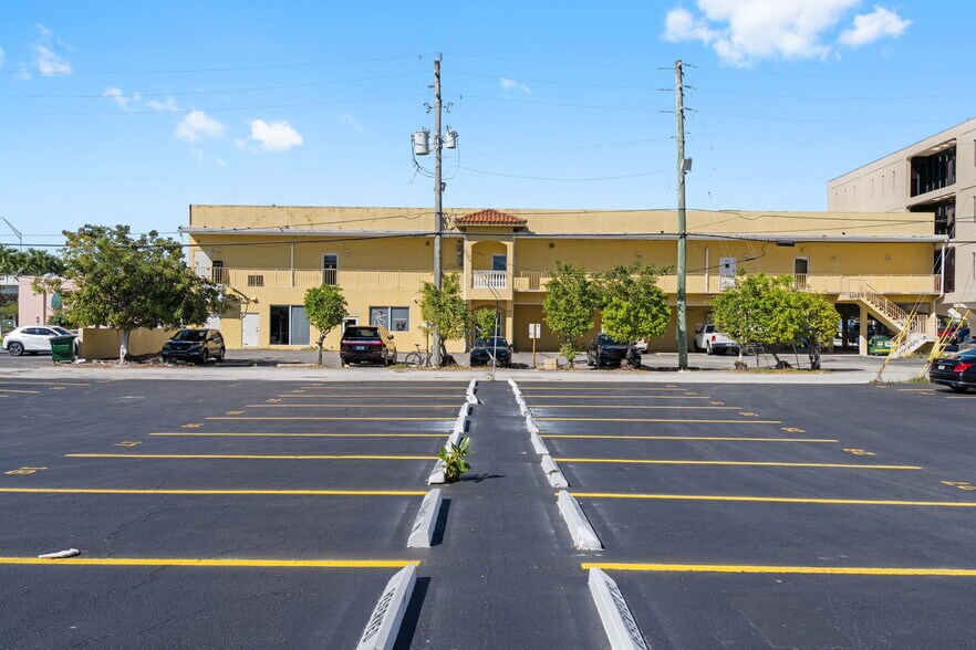 More Photos Of 430 S Dixie Hwy, Miami Office For Lease