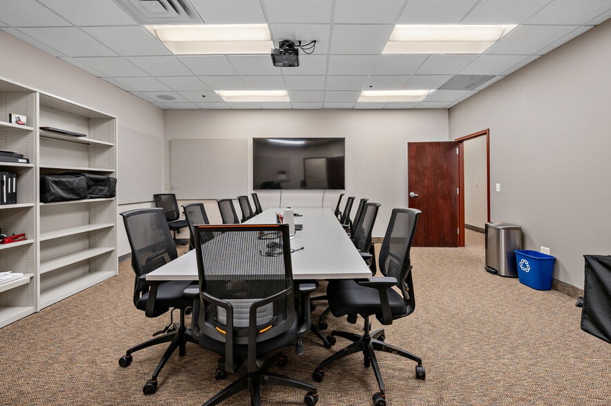 More Photos Of 1481 81st Ave NE, Spring Lake Park Office For Sale