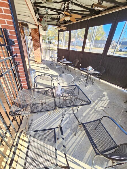 More Photos Of 227 Atlanta Hwy, Gainesville Freestanding For Sale