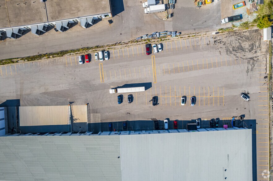 More Photos Of 8301 Keele St, Concord Warehouse For Lease