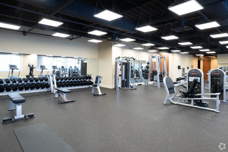 More Photos Of 12515 Research Blvd, Austin Unknown For Lease