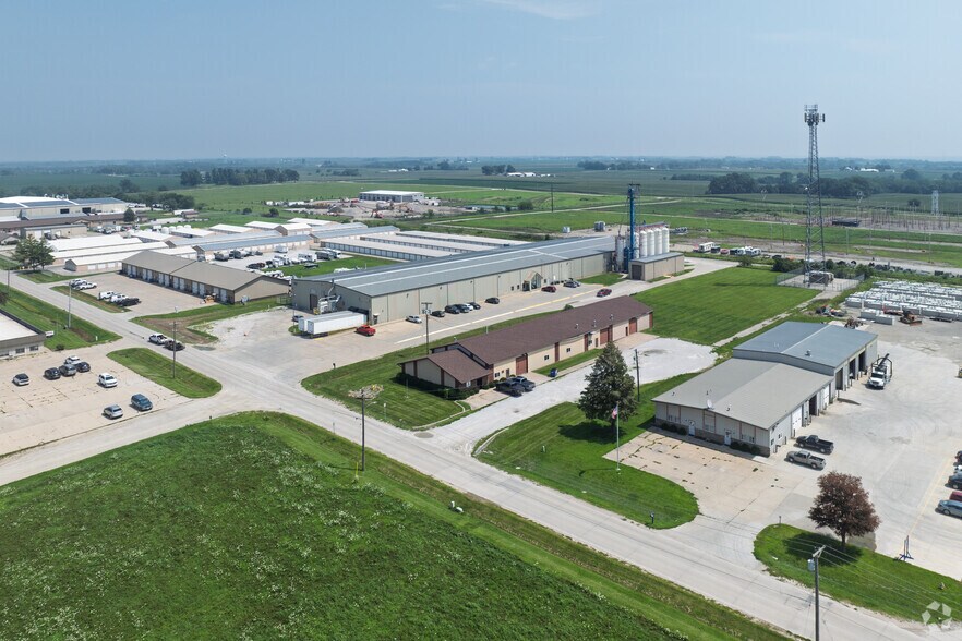 More Photos Of 1210 N 14th St, Indianola Warehouse For Sale