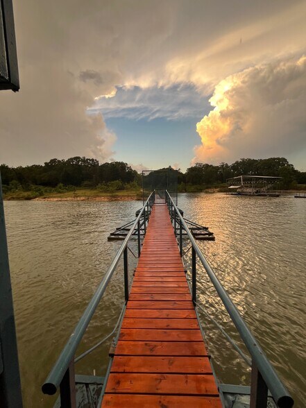 More Photos Of 286 Lake Shore Dr, Pottsboro Marina For Sale