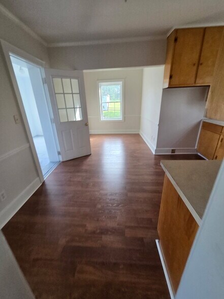 More Photos Of 5335 Airport Rd NW, Roanoke Storefront Retail Office For Lease