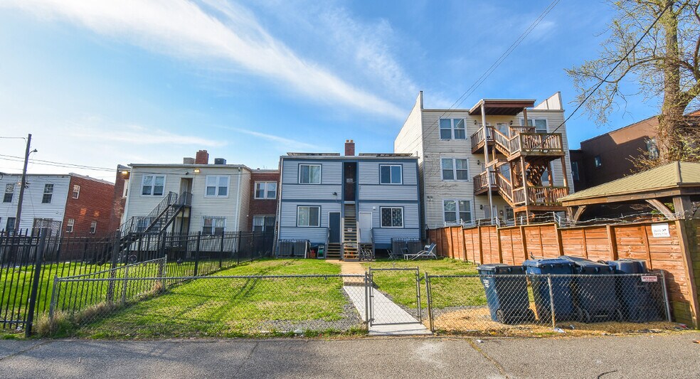 More Photos Of 636 Girard St NE, Washington Apartments For Sale