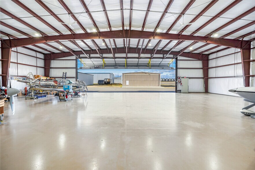 More Photos Of 3229 Airport Rd, Helena Airplane Hangar For Sale