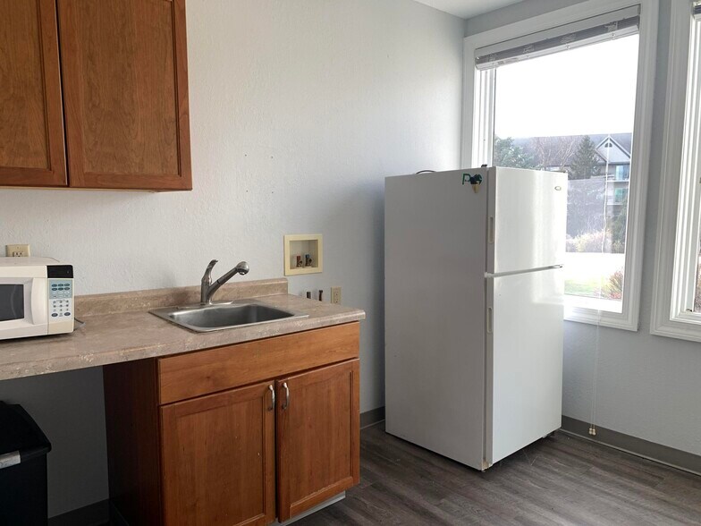 More Photos Of 2301-2359 Silvernail Rd, Pewaukee Unknown For Lease