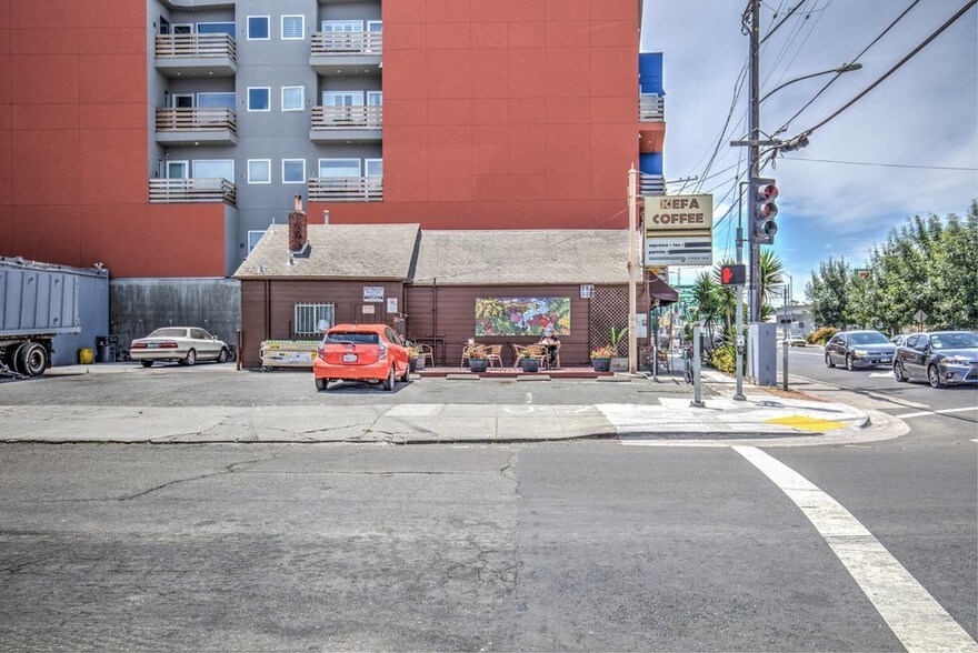 More Photos Of 2855 Ford St, Oakland Storefront Retail Residential For Lease