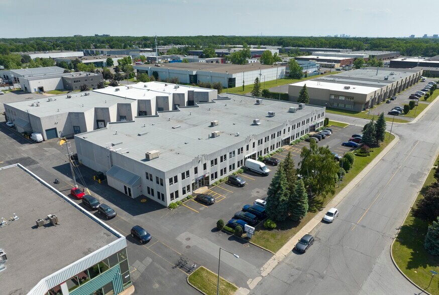 More Photos Of 2156-2168 Rue de la Province, Longueuil Light Distribution For Lease