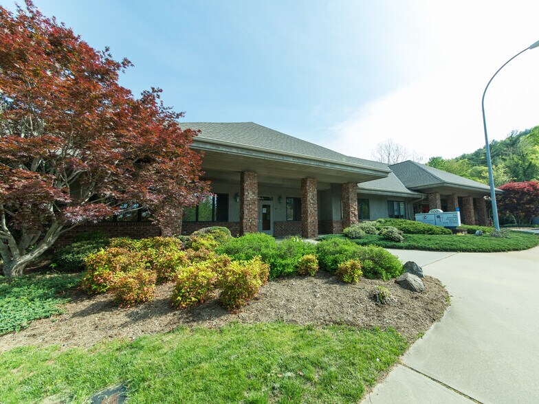 Primary Photo Of 900A Centrepark Dr, Asheville Medical For Sale