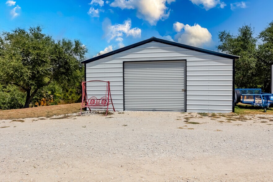 More Photos Of 200 King Ranch Rd, Gatesville Specialty For Sale