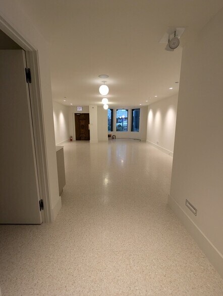More Photos Of 802-804 N Dearborn St, Chicago Office For Lease