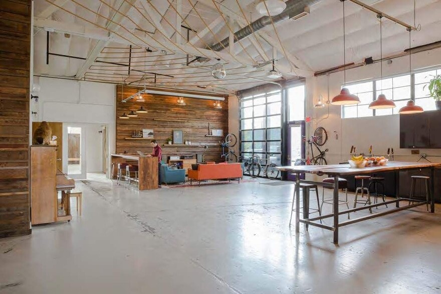 More Photos Of 2105-2121 SE 7th Ave, Portland Warehouse For Sale
