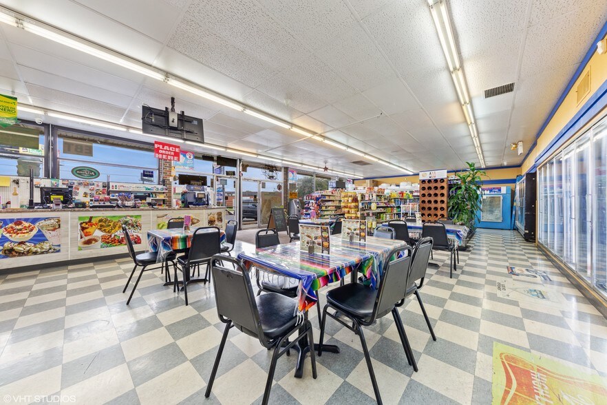 More Photos Of 8031-8039 W 87th St, Hickory Hills Freestanding For Lease